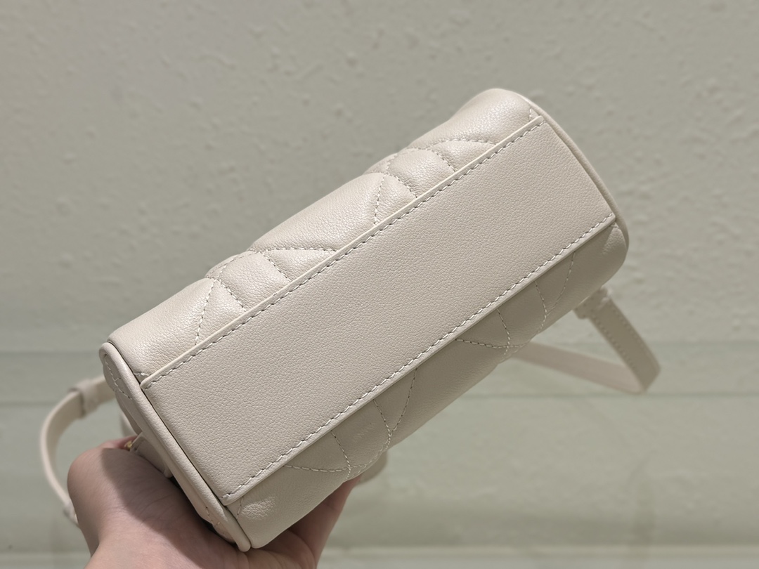 Dior Groove 17 Mini Bag White Macrocannage Calfskin